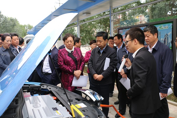 市委副書記、市長(zhǎng)王奮彥帶隊(duì)觀摩督查公司項(xiàng)目建設(shè)工作(圖2)