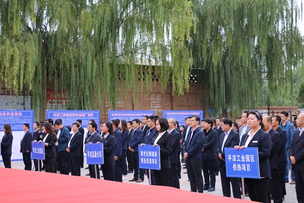 市委副書記、市長(zhǎng)王奮彥帶隊(duì)觀摩督查公司項(xiàng)目建設(shè)工作(圖4)