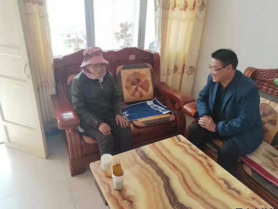 平?jīng)鲢垂鹃_展“踐行初心使命，助推脫貧攻堅(jiān)”主題黨日活動(dòng)(圖5)