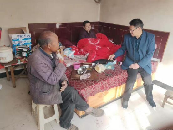 平?jīng)鲢垂鹃_展“踐行初心使命，助推脫貧攻堅(jiān)”主題黨日活動(dòng)(圖6)