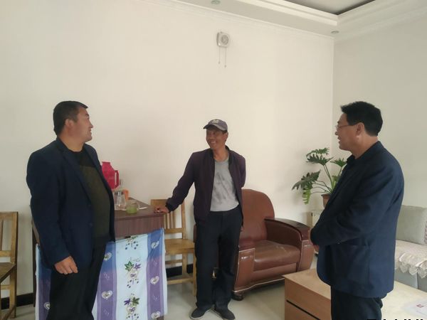 泓源公司全面落實(shí)脫貧攻堅(jiān)幫扶責(zé)任(圖2) 泓源公司全面落實(shí)脫貧攻堅(jiān)幫扶責(zé)任(圖2)