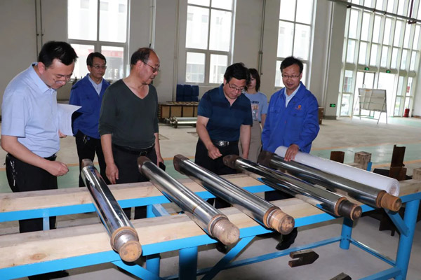 市委統(tǒng)戰(zhàn)部調研豐收公司生產(chǎn)經(jīng)營及復工復產(chǎn)工作(圖2)