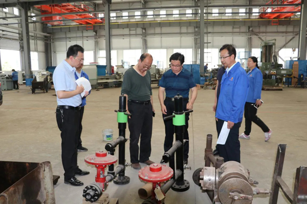 市委統(tǒng)戰(zhàn)部調研豐收公司生產(chǎn)經(jīng)營及復工復產(chǎn)工作(圖3)