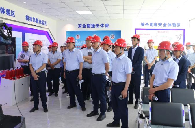 泓源公司開展安全生產(chǎn)月活動——重點(diǎn)建設(shè)項(xiàng)目觀摩學(xué)習(xí)(圖4)