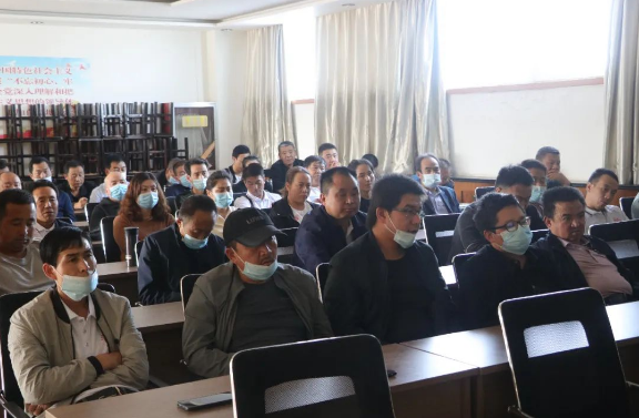 泓源出租車公司召開(kāi)9月份安全例會(huì)積極部署國(guó)慶期間安全生產(chǎn)工作(圖2) 泓源出租車公司召開(kāi)9月份安全例會(huì)積極部署國(guó)慶期間安全生產(chǎn)工作(圖2)