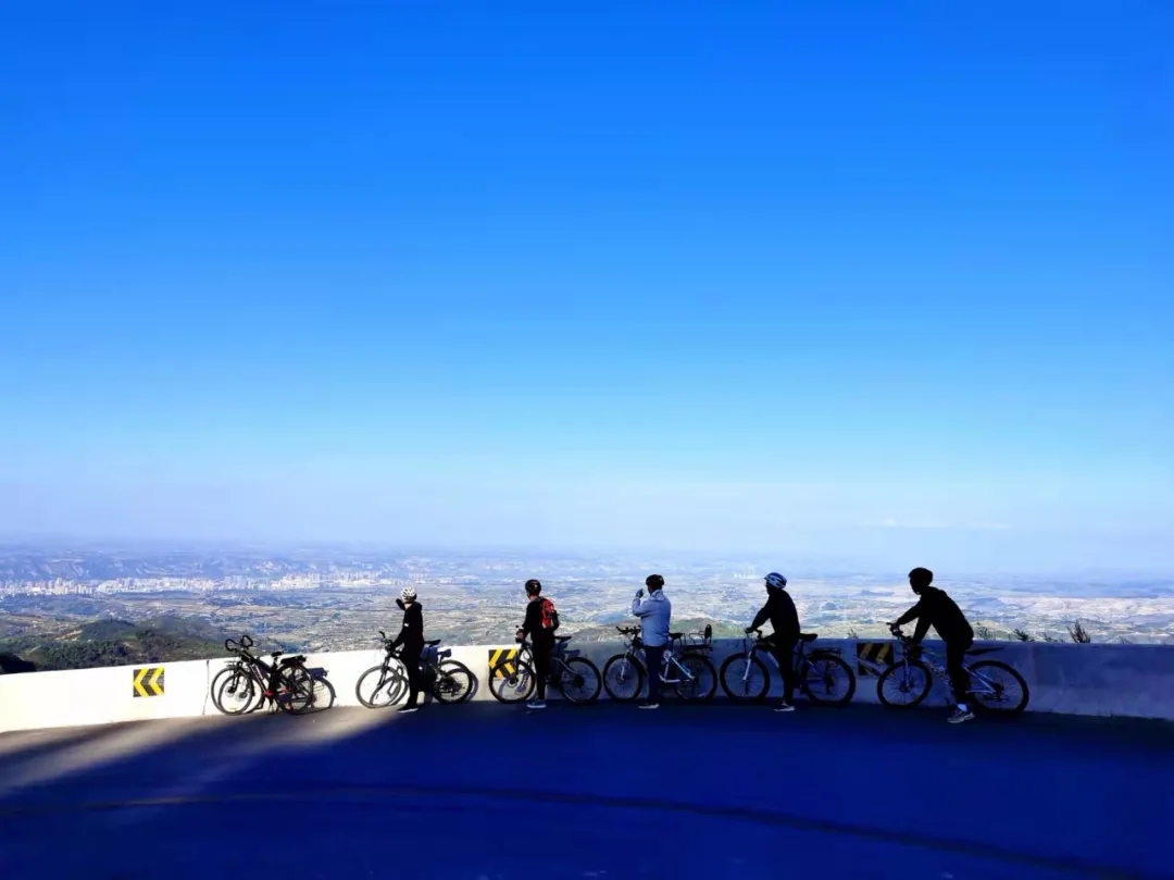 重整行裝再出發(fā)——市產(chǎn)投集團(tuán)召開改革重組動(dòng)員會(huì)議(圖13) 重整行裝再出發(fā)——市產(chǎn)投集團(tuán)召開改革重組動(dòng)員會(huì)議(圖13)