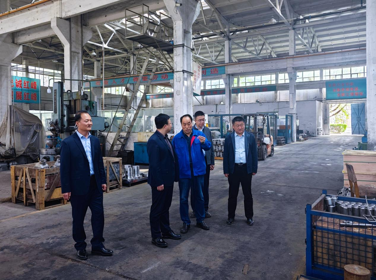 市產(chǎn)投集團(tuán)赴紅峰、虹光考察學(xué)習(xí)(圖2)